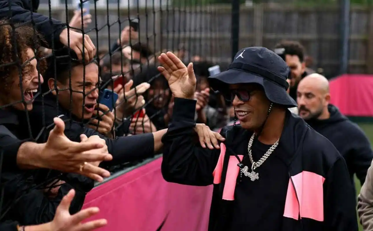 爱德华兹在 爱德华兹在